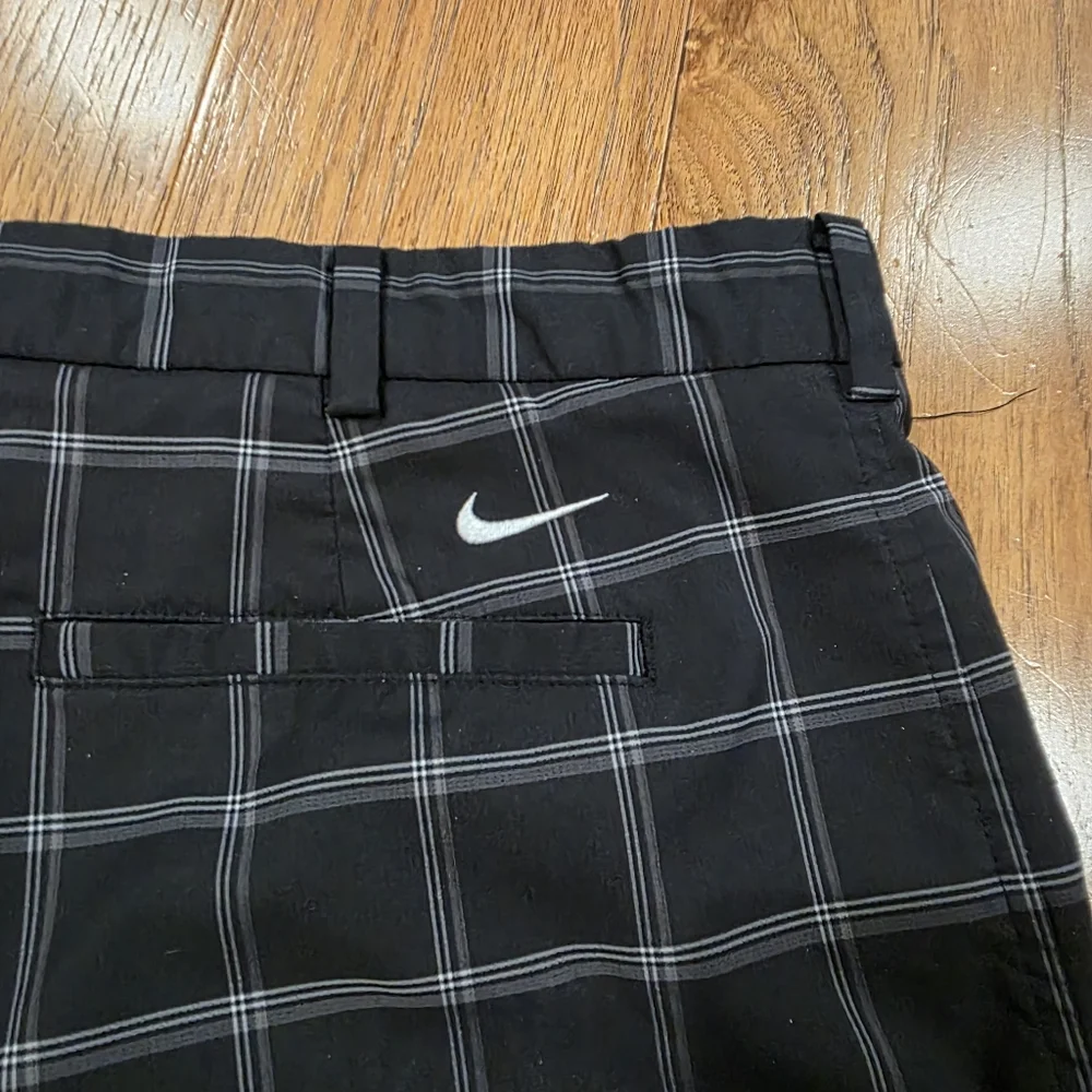 Nike Golf  Black Plaid Checkered LIghtweight Stretch Shorts Activewear Preppy.38